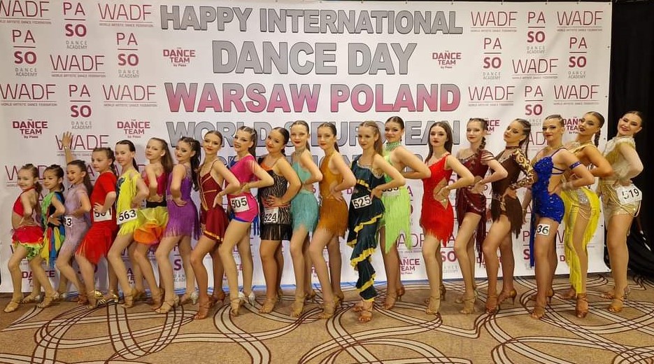 Tancerki ze szkoły Dance4Kids wróciły z Warszawy z kilkoma mistrzowskimi tytułami. Zdj. Dance4Kids