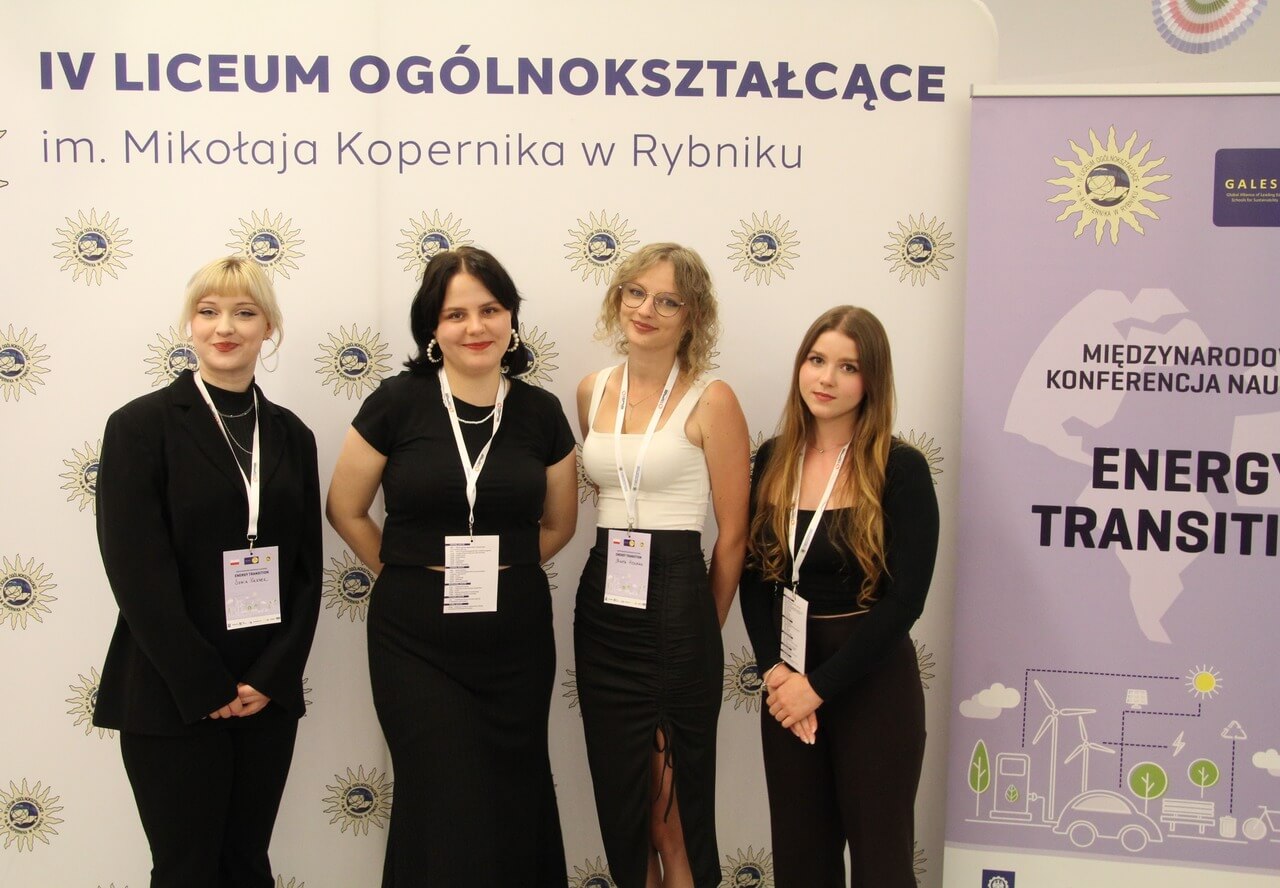 Uczennice Kopernika, uczestniczki konferencji „Energy Transition”. Od lewej: Sonia Kłusek, Małgorzata Staroń, Marta Herman i Natalia Holona. Zdj. (S)
