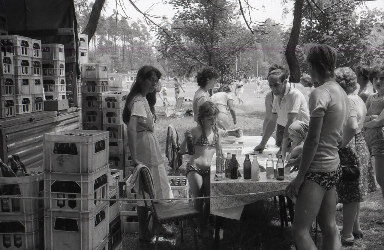 Podczas festynu spółdzielczości w Kamieniu w lipcu 1985 roku napoje chłodzące sprzedawano wprost z samochodów…