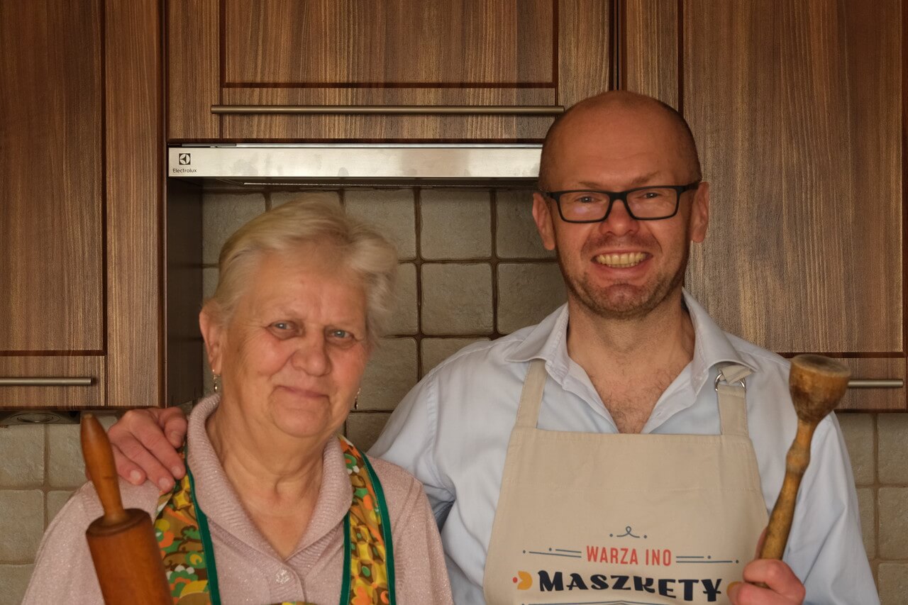 Aleksander Szojer i jego mama Anna, opowiedzą o kuchni w czasach PRL-u. Zdj. Archiwum prywatne.