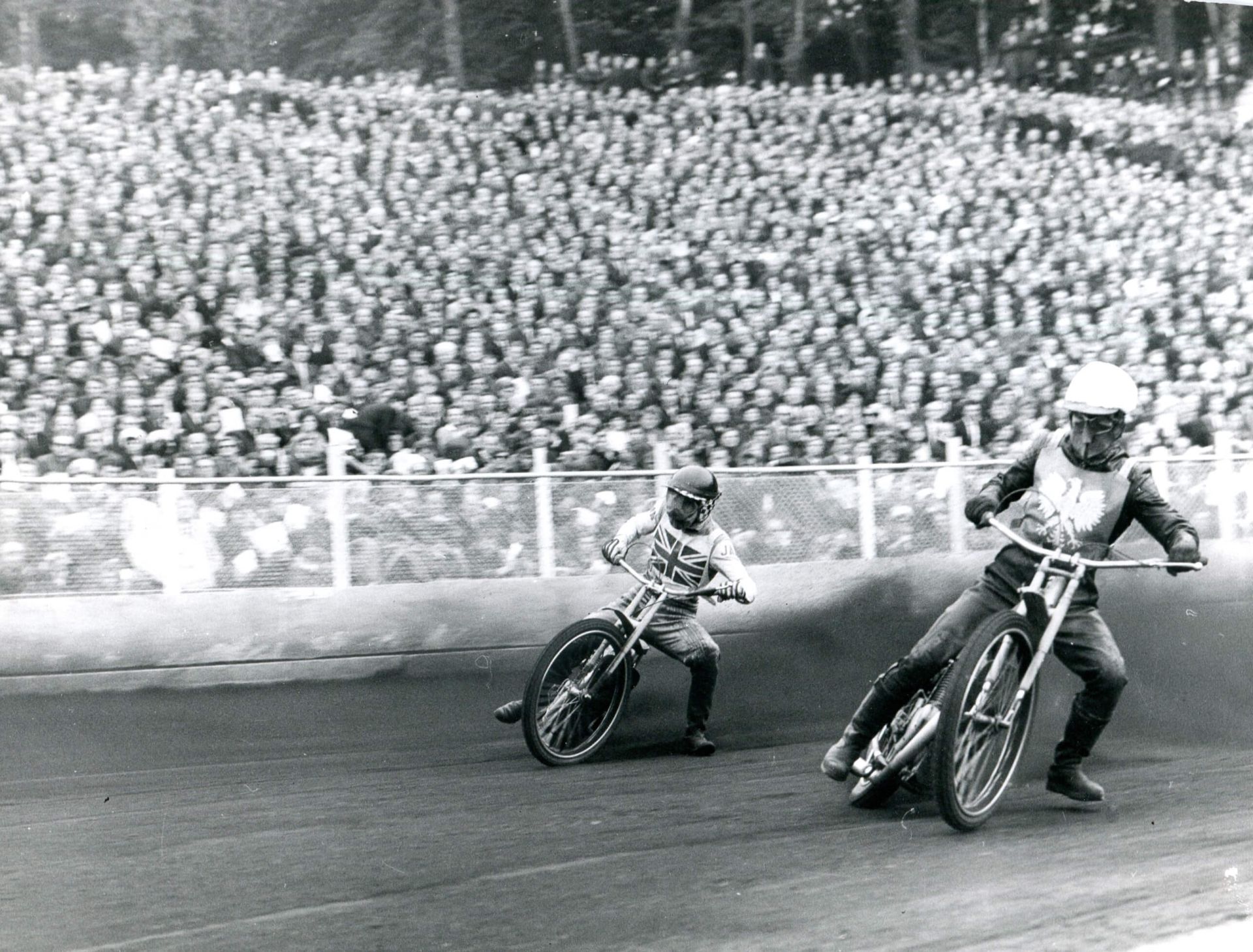 1969 Finał DMŚ. VI bieg. Na zdj. z lewej Mauger, Jancarz