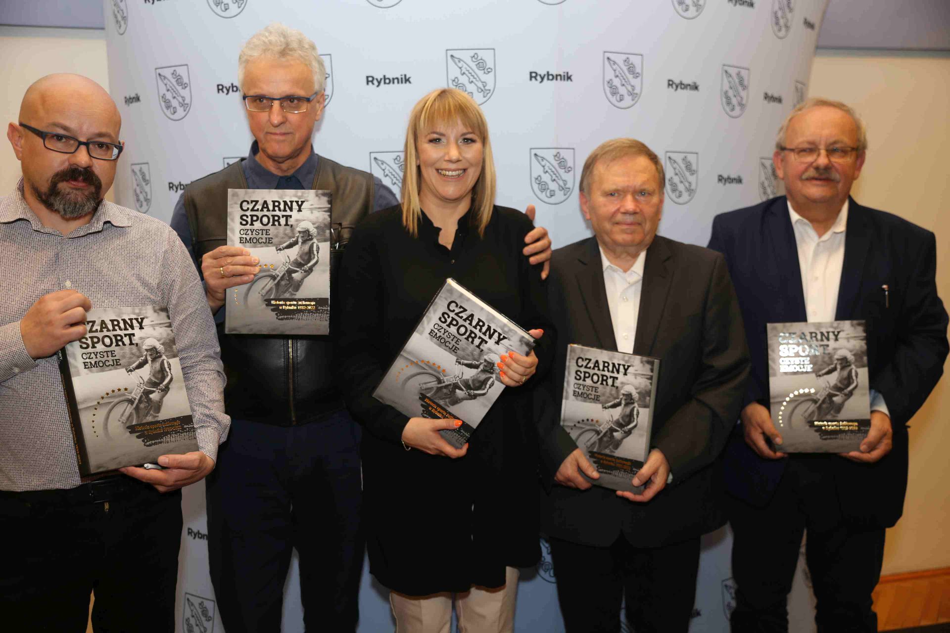 Autorzy tekstów tworzących monografię, od lewej Maciej Kołodziejczyk, Stefan Smołka, Barbara Kubica-Kasperzec, Józef Cycuła i Henryk Grzonka