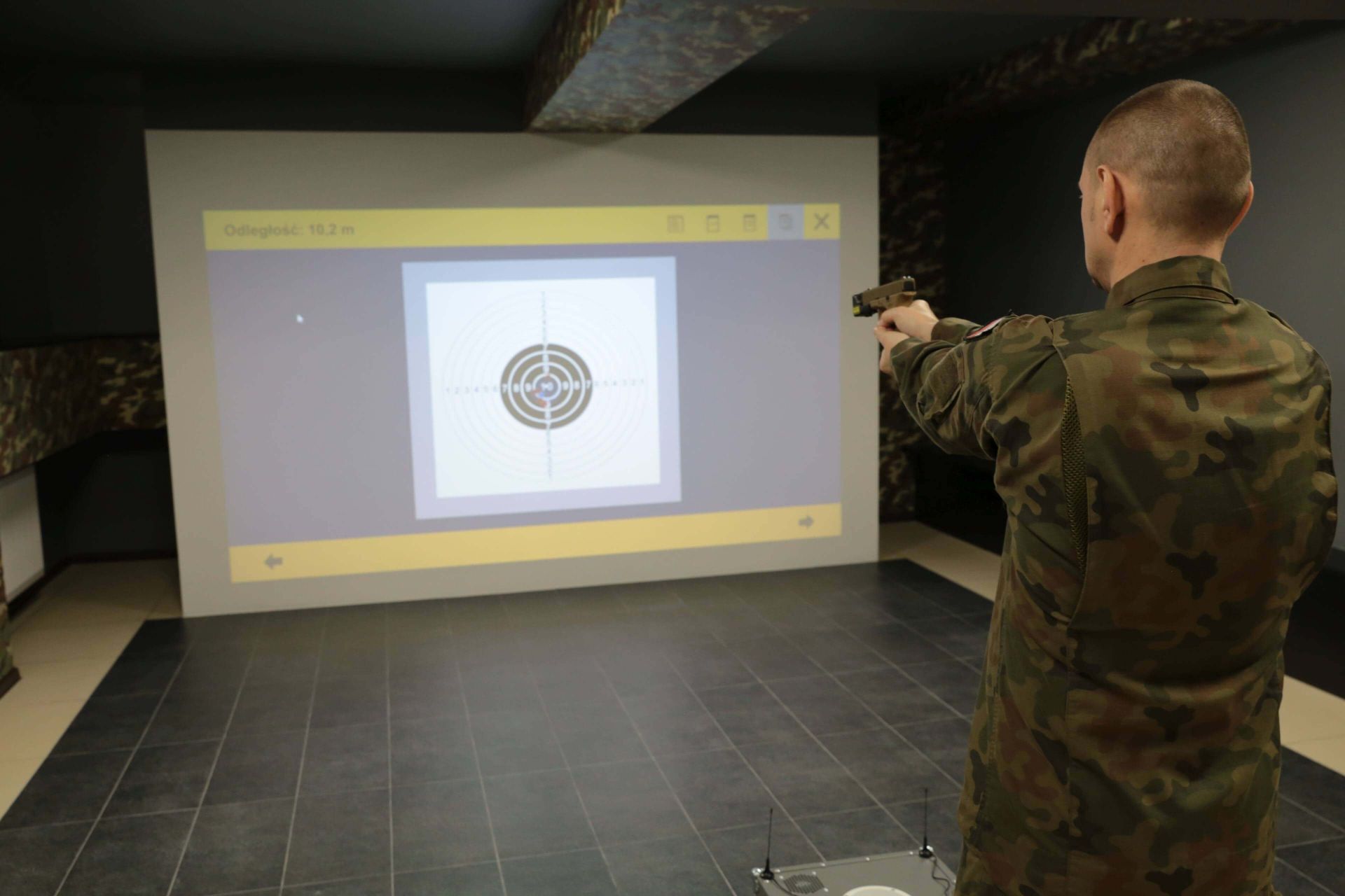 Wirtualna strzelnica umożliwia praktykowanie strzelectwa w sposób bardzo bezpieczny. Zdj. Wacław Troszka