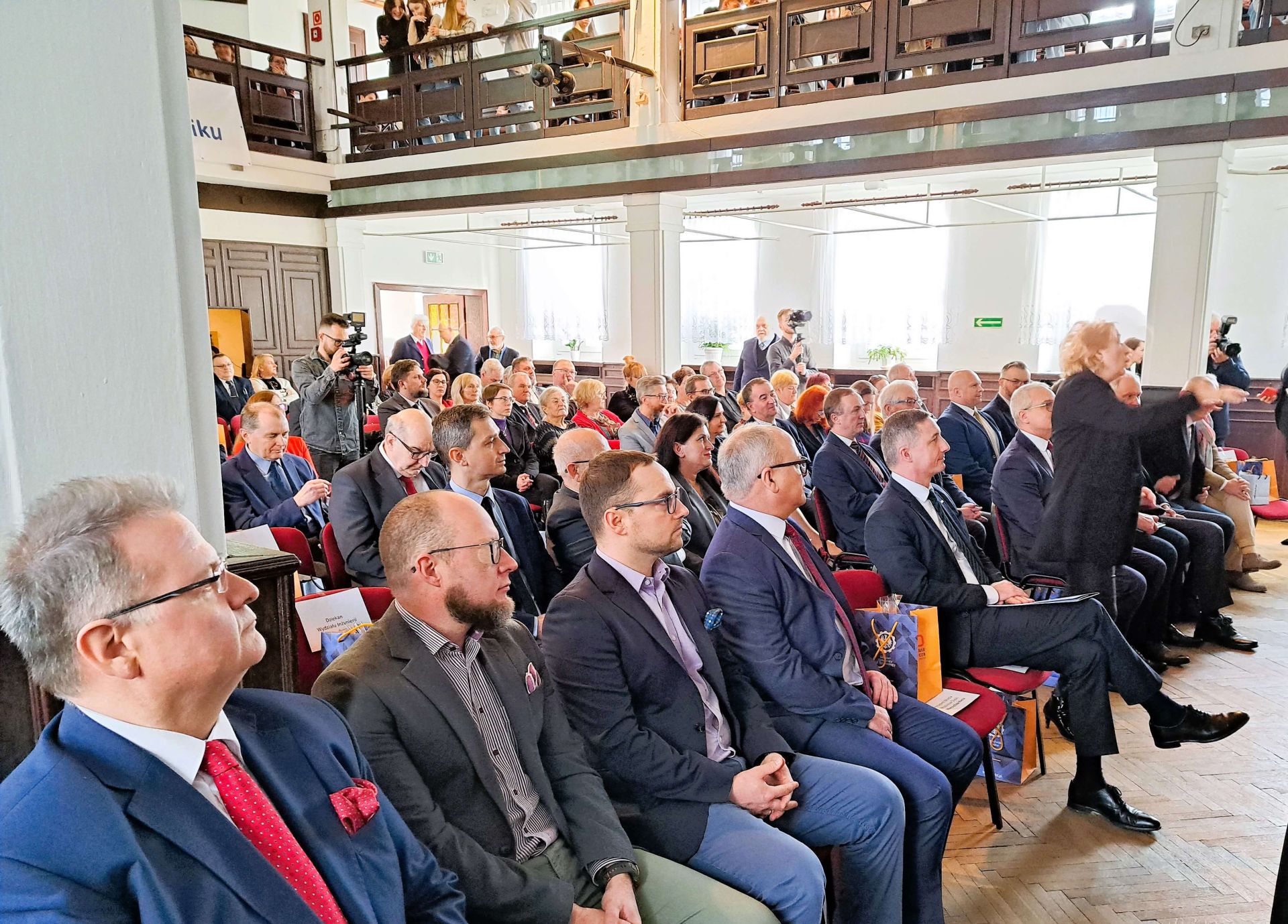 Uczestnicy uroczystej konferencji z okazji 60 lat Politechniki Śląskiej w Rybniku. Zdj. AK