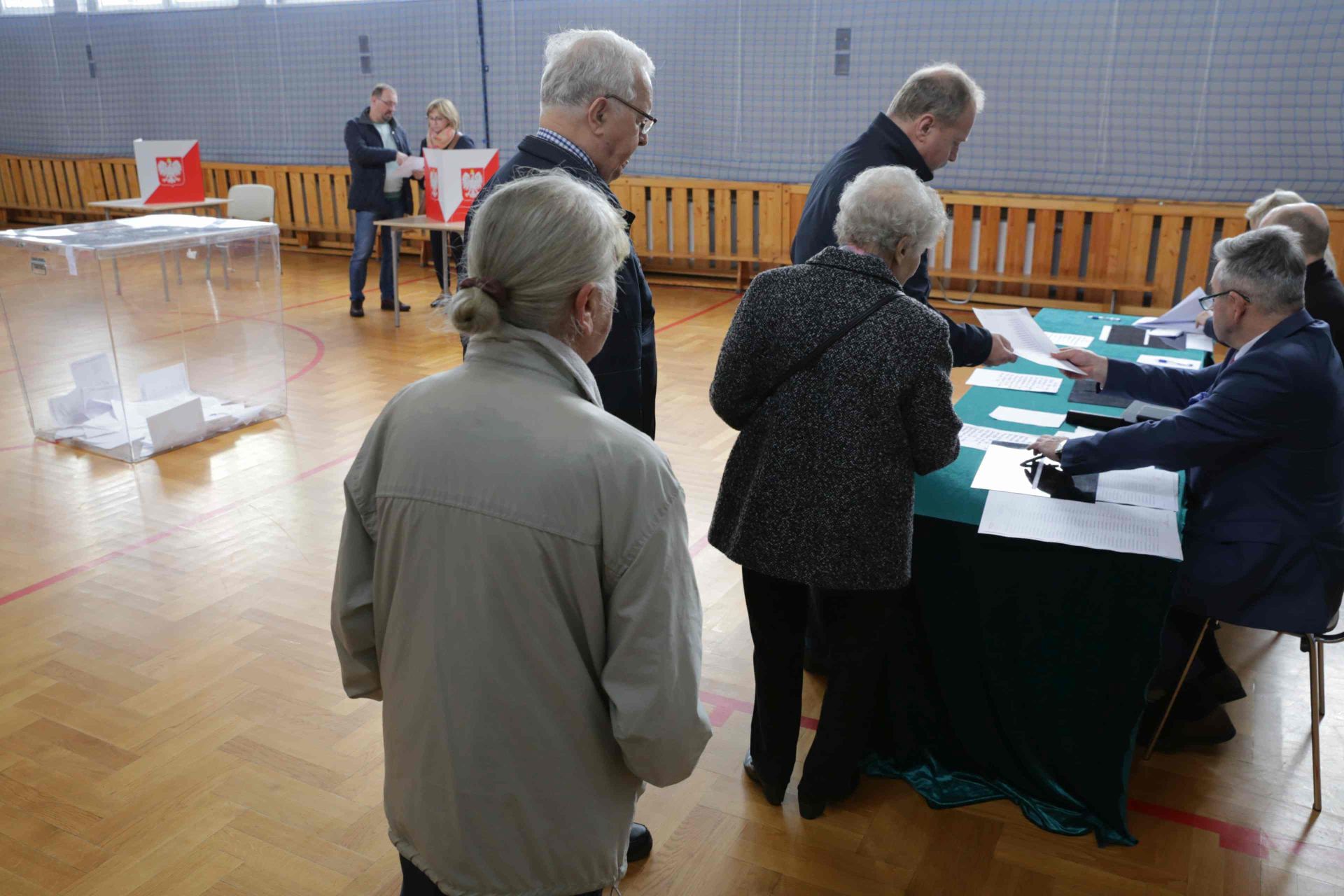 Na Zamysłowie do godziny 10 głosowało 65 osób. By wybory były tu prawomocne swoje głosy musi dzisiaj oddać 307 mieszkańców dzielnicy. Zdj. Wacław Troszka