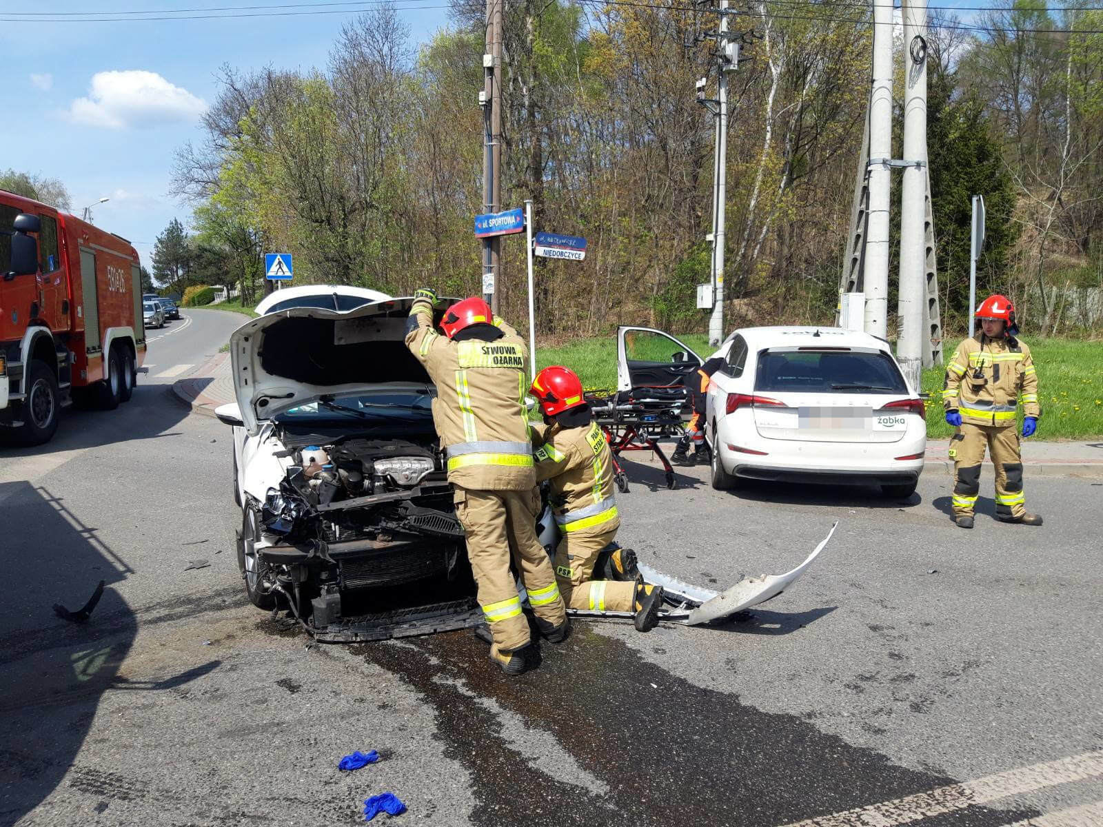 Wypadek na skrzyżowaniu Racławickiej i SPortowej. Zdj. PSP Rybnik