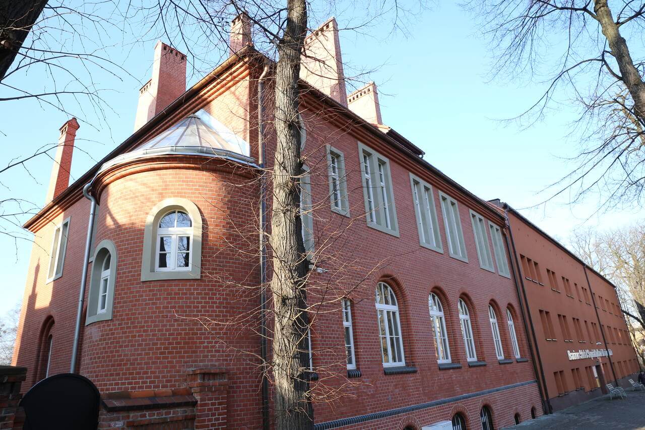 Szkoła mieści się w budynku przy ul. 3 Maja, a trzy lata temu oddano do użytku nowe pomieszczenia w zaadaptowanej aptece dawnego szpitala Juliusz. Zdj. Arch GR/ Wacław Troszka
