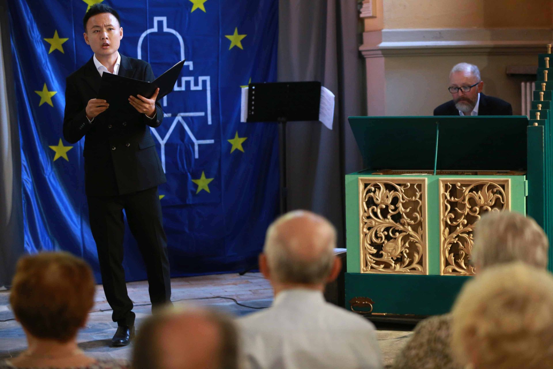  Chińczyk Tjanji Liu jest pierwszym śpiewakiem operowy, który wystąpił w dawnej szpitalnej kaplicy. Zdj. Wacław Troszka